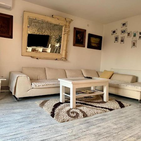Apartamento Mala Oaza Čačak Exterior foto