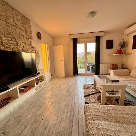 Apartamento Mala Oaza Čačak Exterior foto