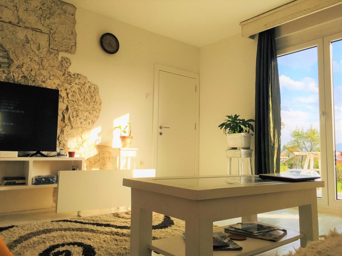 Apartamento Mala Oaza Čačak Exterior foto