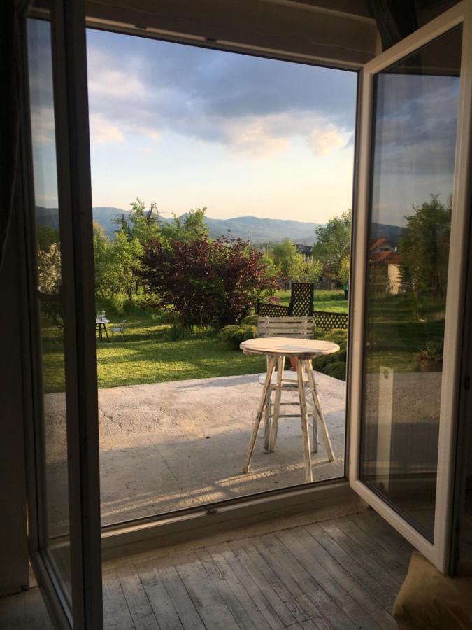 Apartamento Mala Oaza Čačak Exterior foto