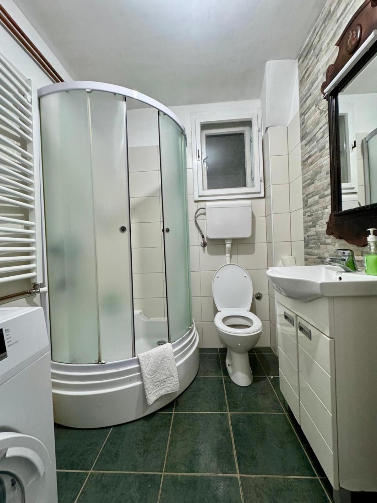 Apartamento Mala Oaza Čačak Exterior foto